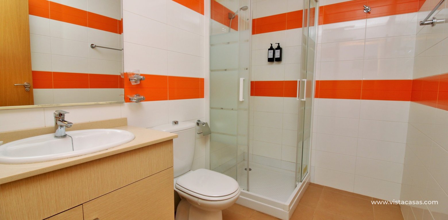 Townhouse with tourist licence for sale Zeniamar 9 Playa Flamenca downstairs bathroom