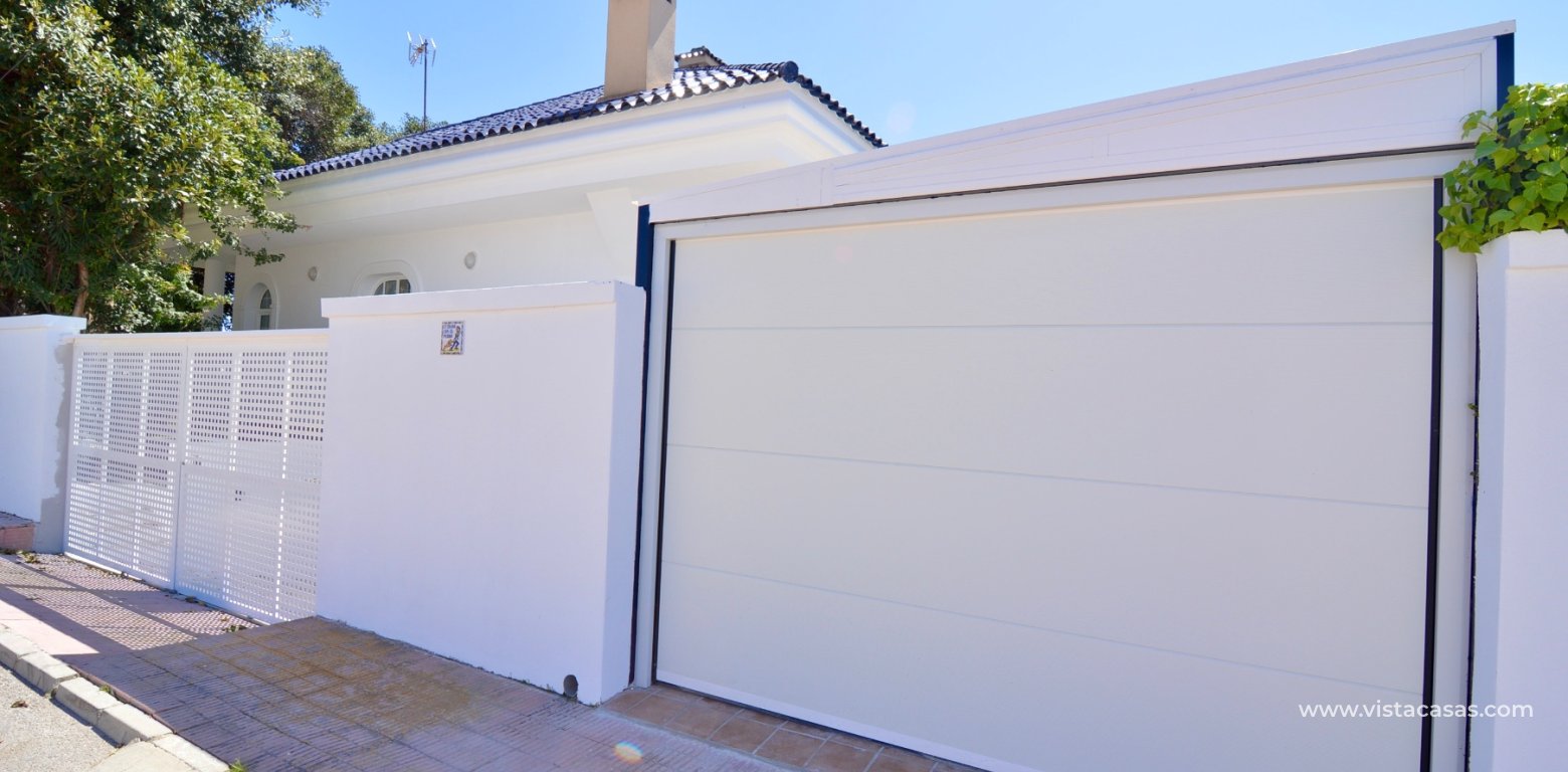 Resale - Villa - Torrevieja - Torretas