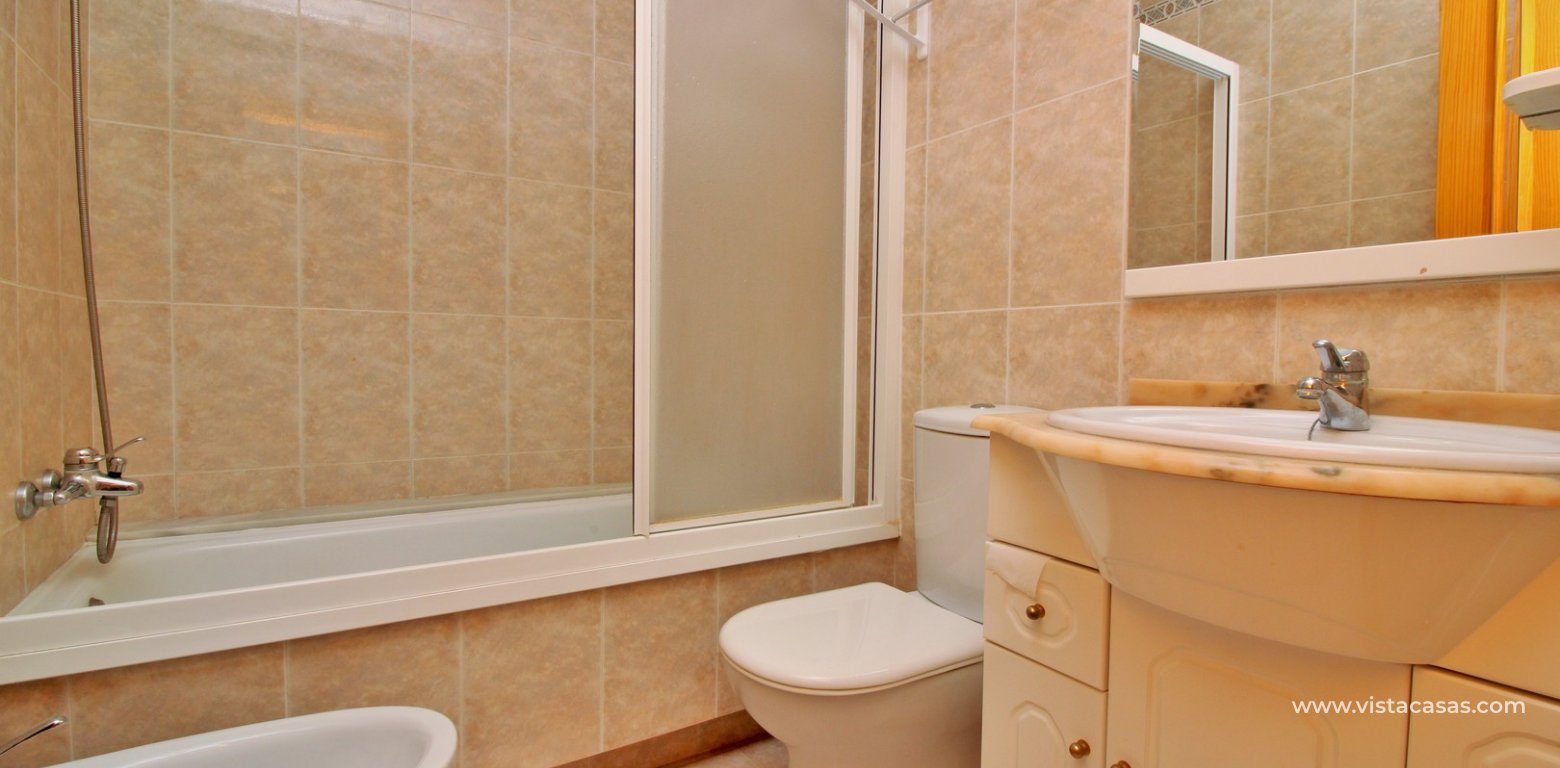 Penthouse apartment for sale Playa Flamenca bathroom