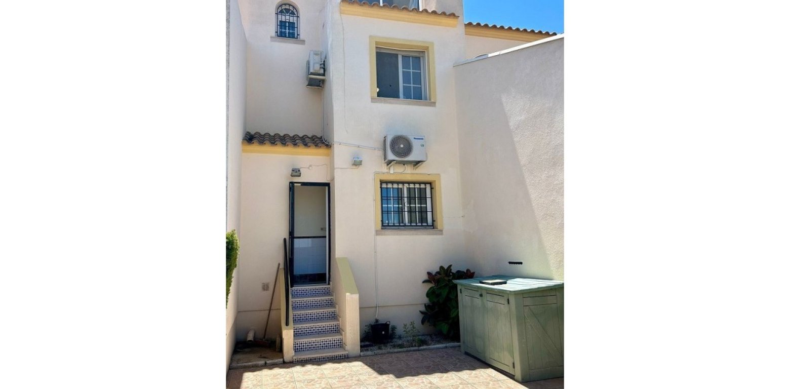 Resale - Townhouse - Villamartin