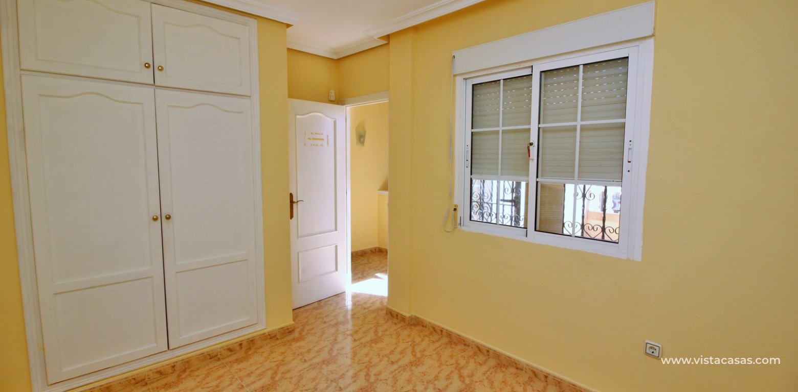 3 bedroom Zodiaco quad for sale Villamartin Zodiaco 6 twin bedroom fitted wardrobes