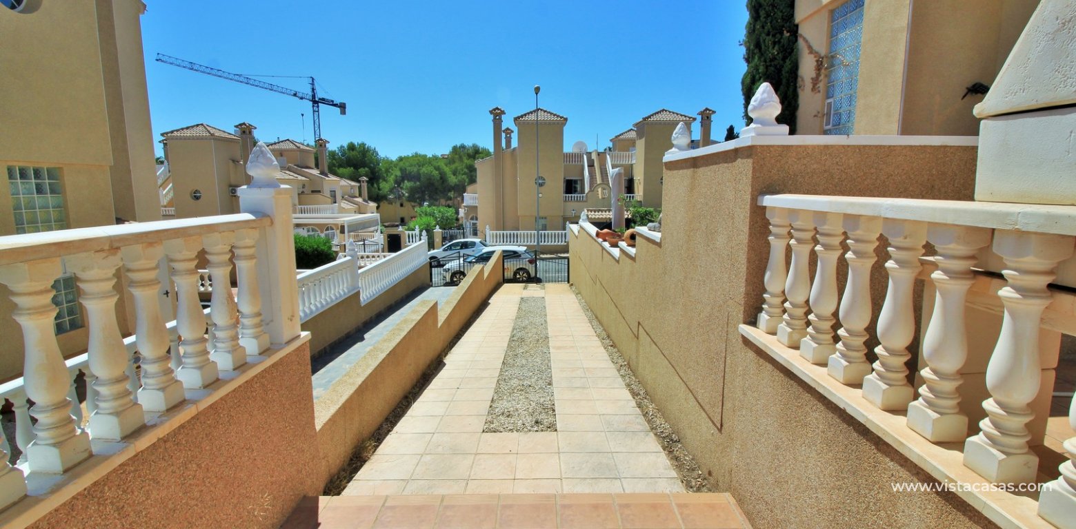 3 bedroom Zodiaco quad for sale Villamartin Zodiaco 6 driveway