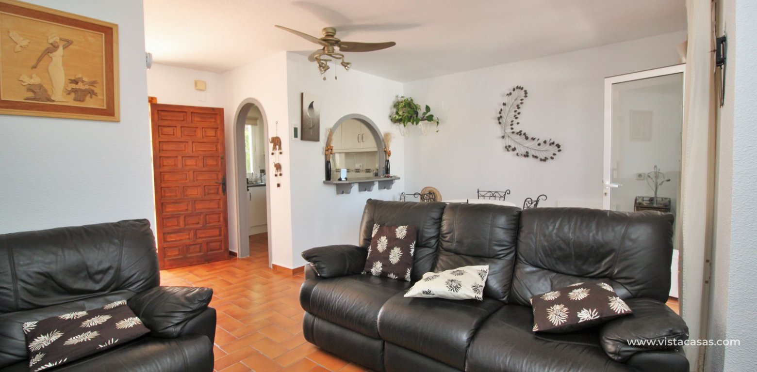 Property for sale in Villamartin living room 3