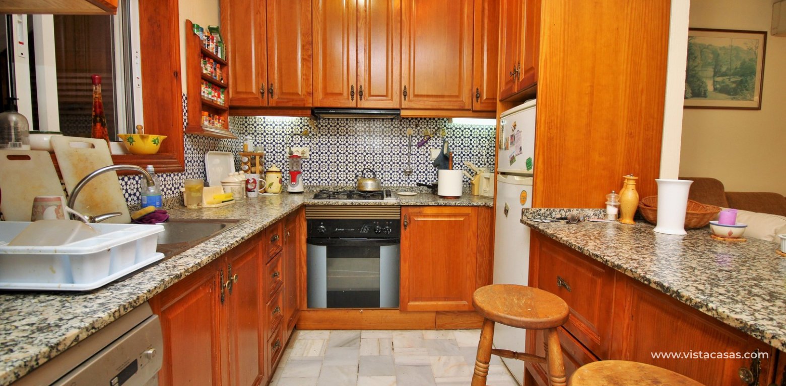 South facing townhouse for sale Villamartin Lomas del Golf kitchen