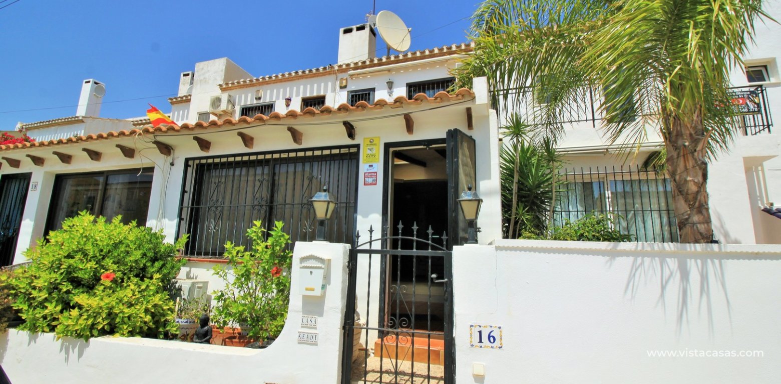 South facing townhouse for sale Villamartin Lomas del Golf exterior