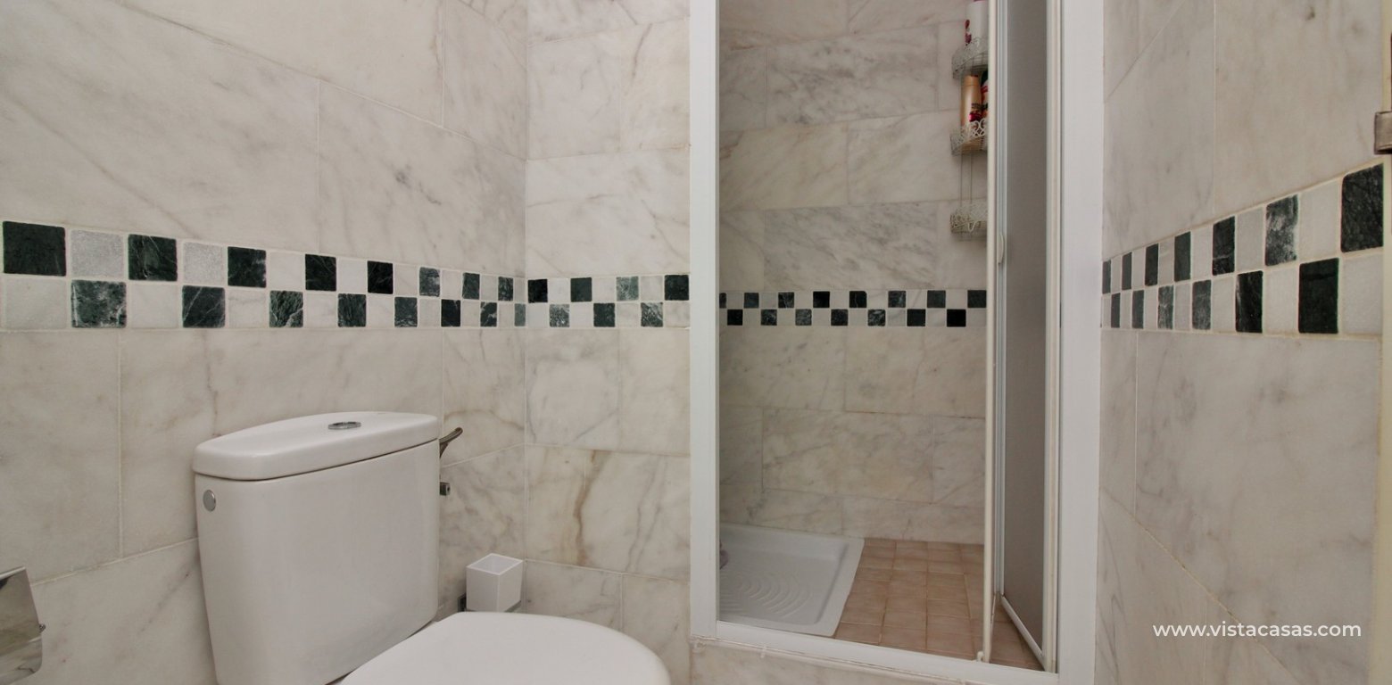 Ground floor apartment for sale M7 Pau 8 Villamartin en-suite bathroom walk-in shower