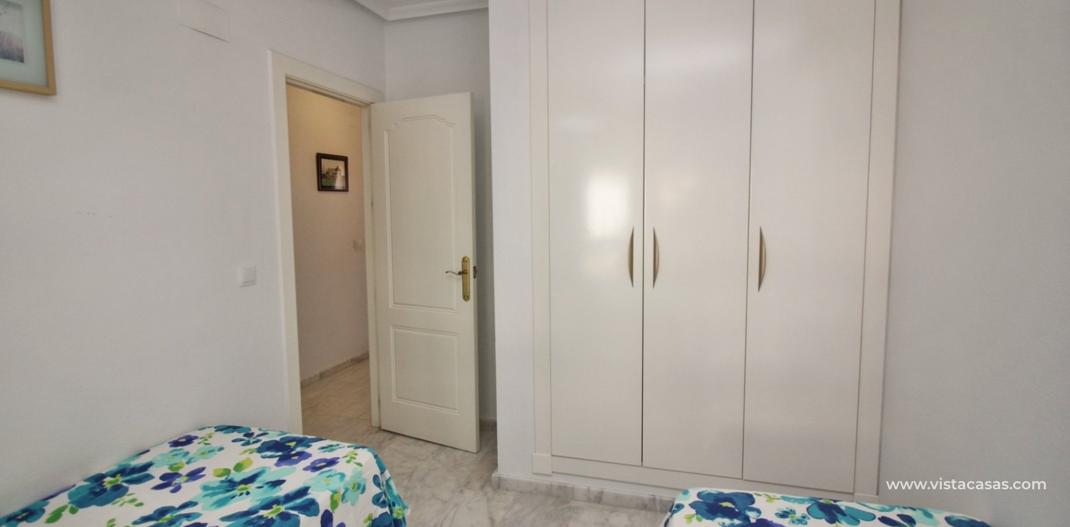 Ground floor apartment for sale M7 Pau 8 Villamartin twin bedroom fitted wardrobes