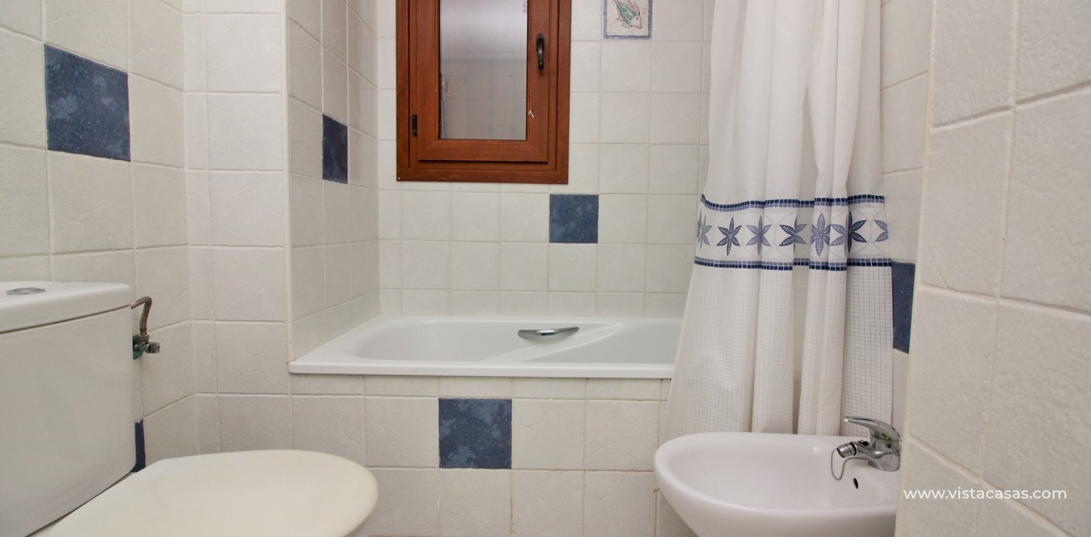 Ground floor apartment for sale M7 Pau 8 Villamartin bathroom 2