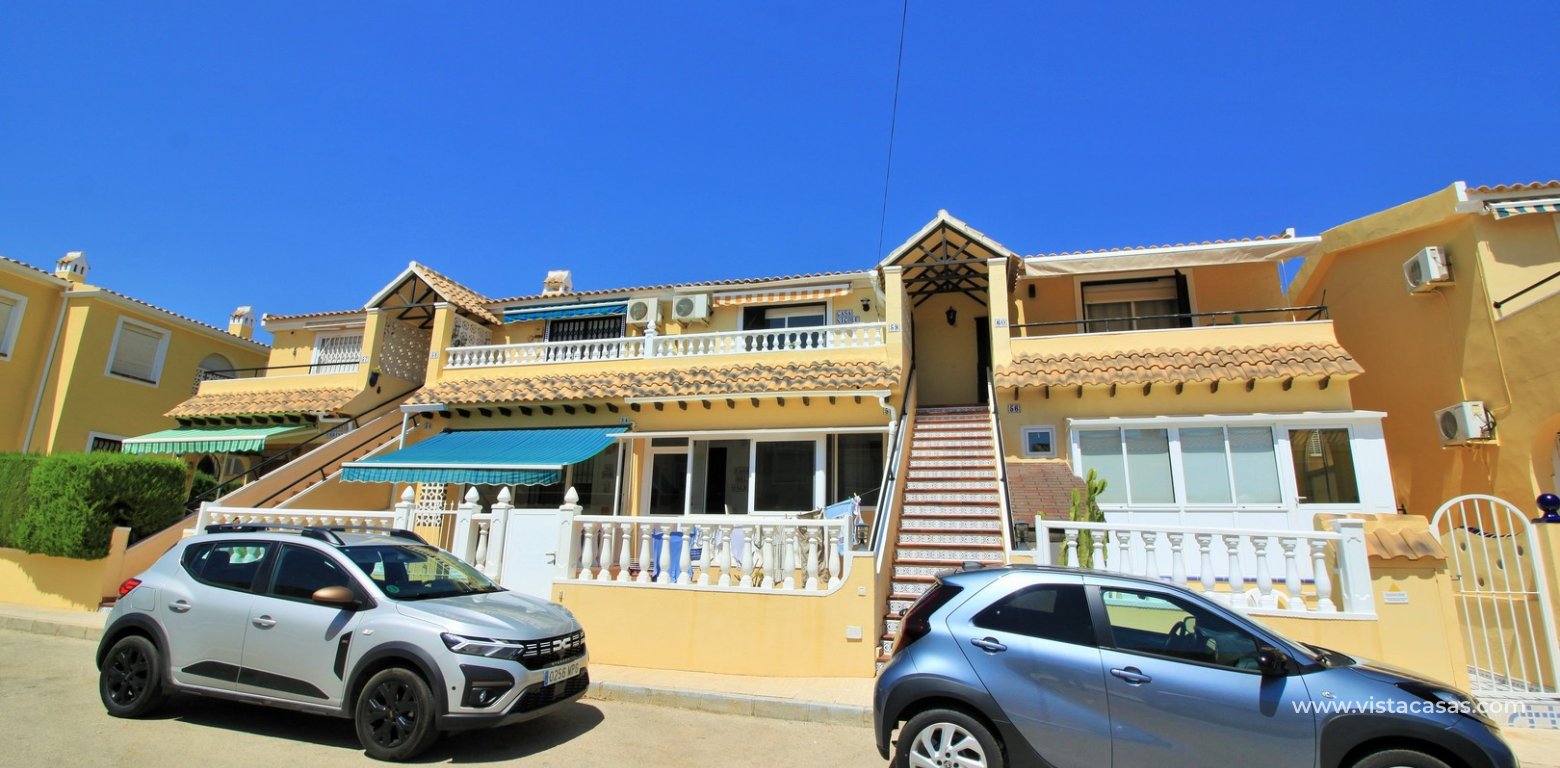 Top floor apartment for sale in Lomas del Golf Villamartin south facing