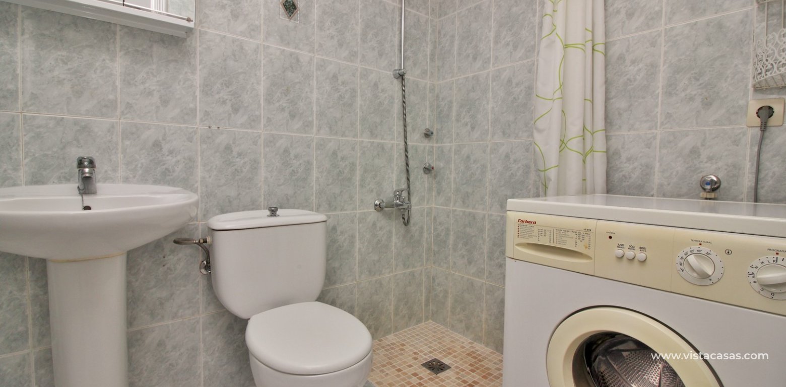 Top floor apartment for sale in Lomas del Golf Villamartin bathroom