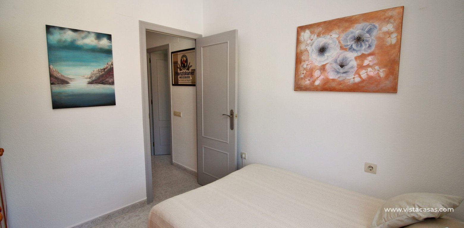 Top floor apartment for sale in Lomas del Golf Villamartin twin bedroom 2