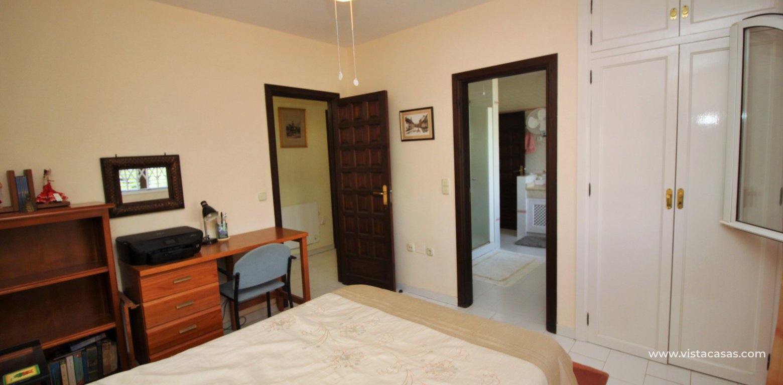 Property for sale in Villamartin bedroom 4