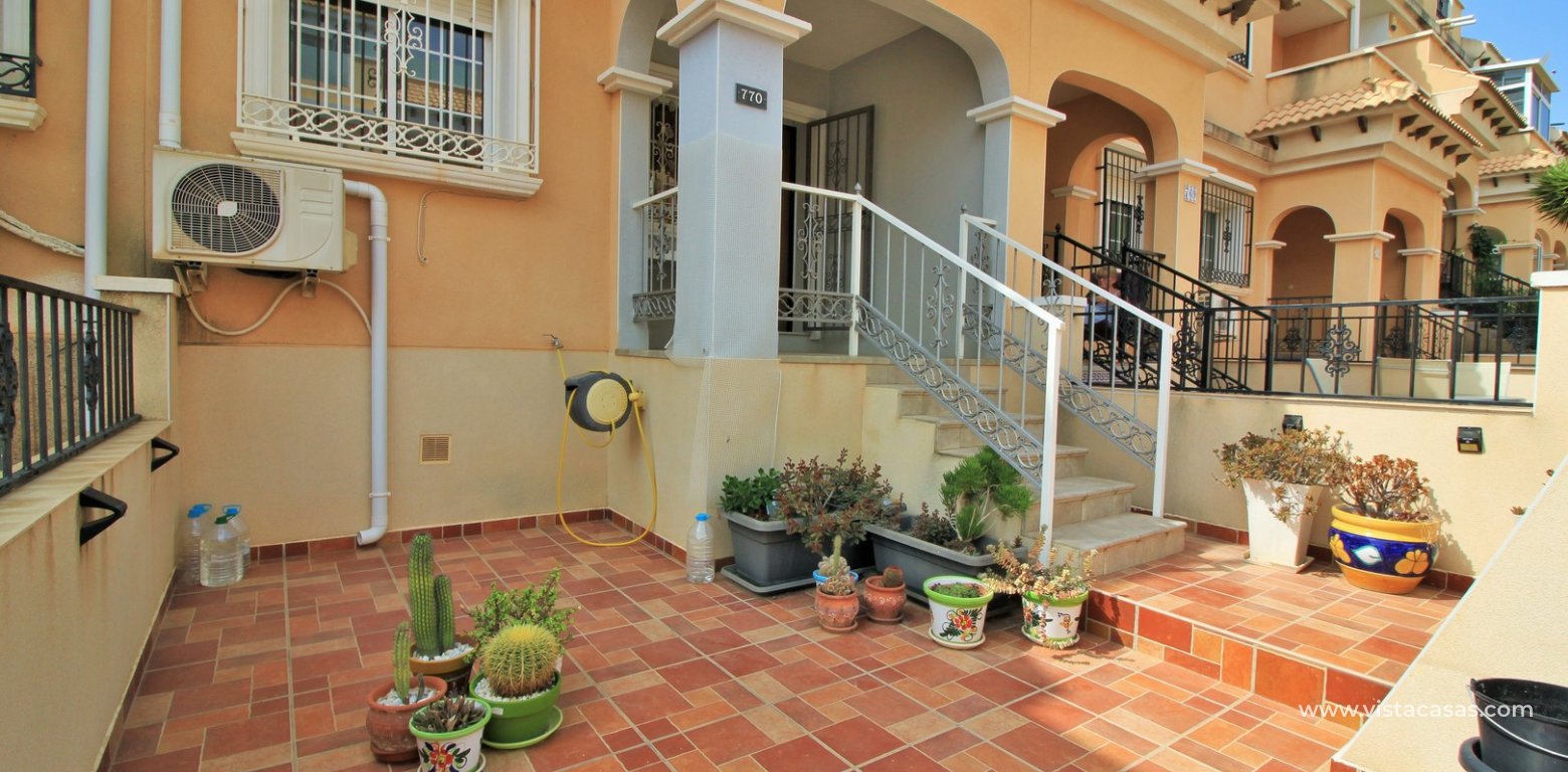 3 bedroom townhouse for sale Entregolf Villamartin garden