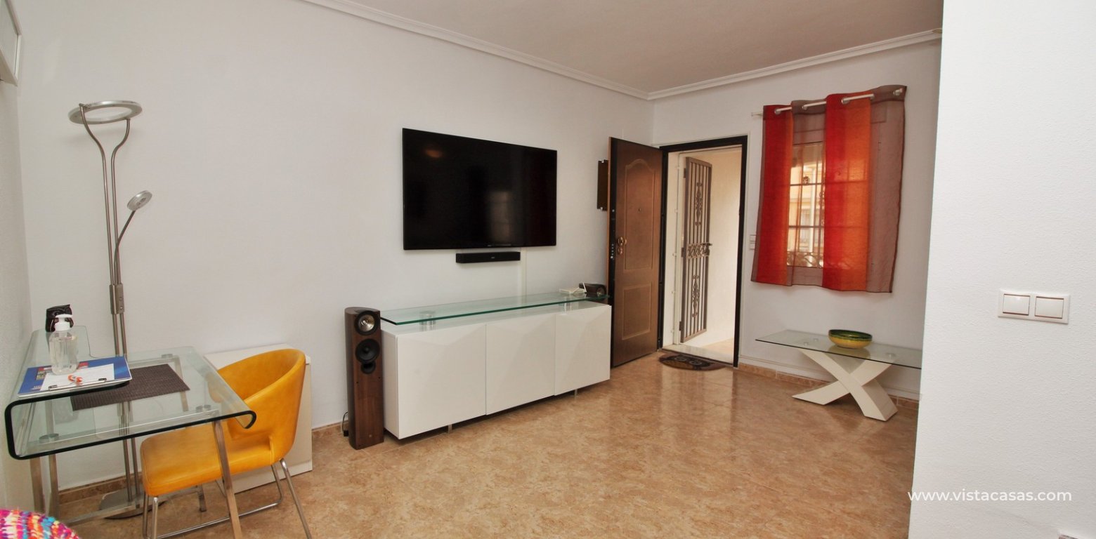 3 bedroom townhouse for sale Entregolf Villamartin lounge 4