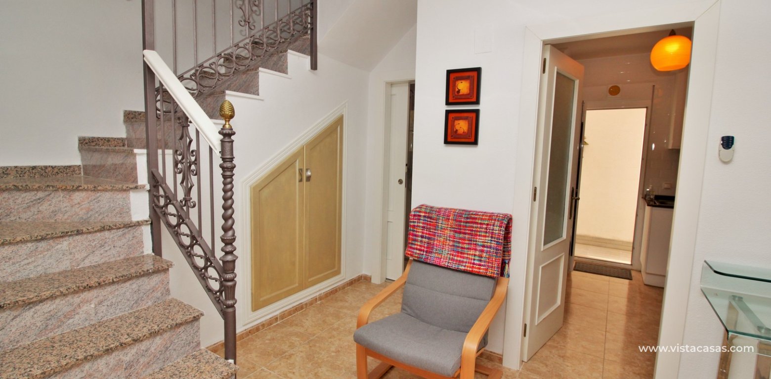 3 bedroom townhouse for sale Entregolf Villamartin staircase