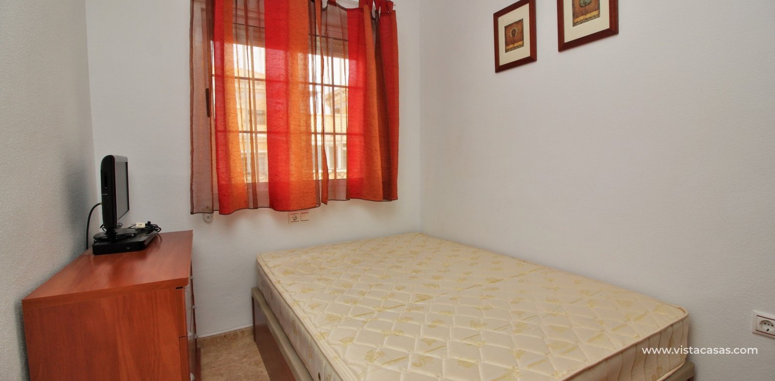 3 bedroom townhouse for sale Entregolf Villamartin double bedroom