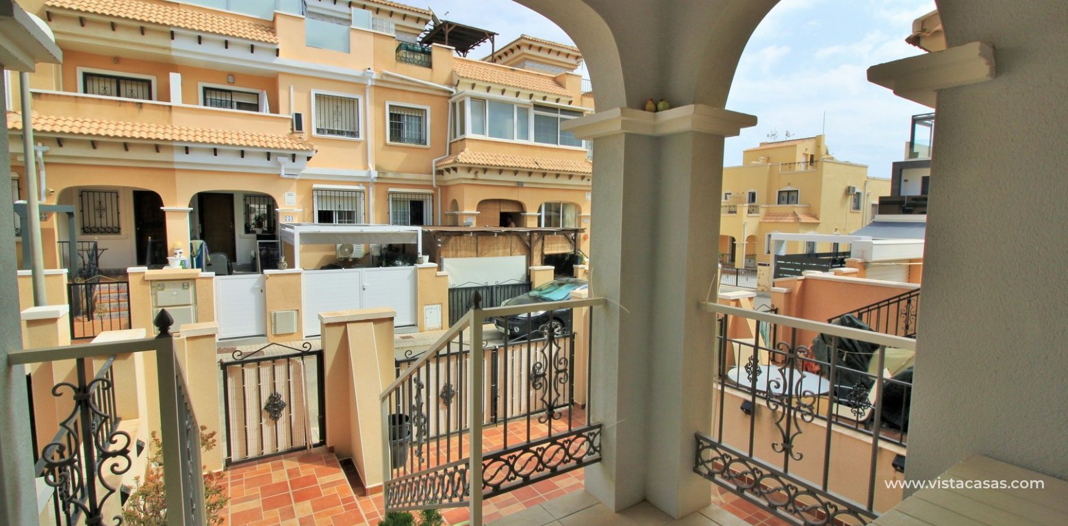 3 bedroom townhouse for sale Entregolf Villamartin porch 2