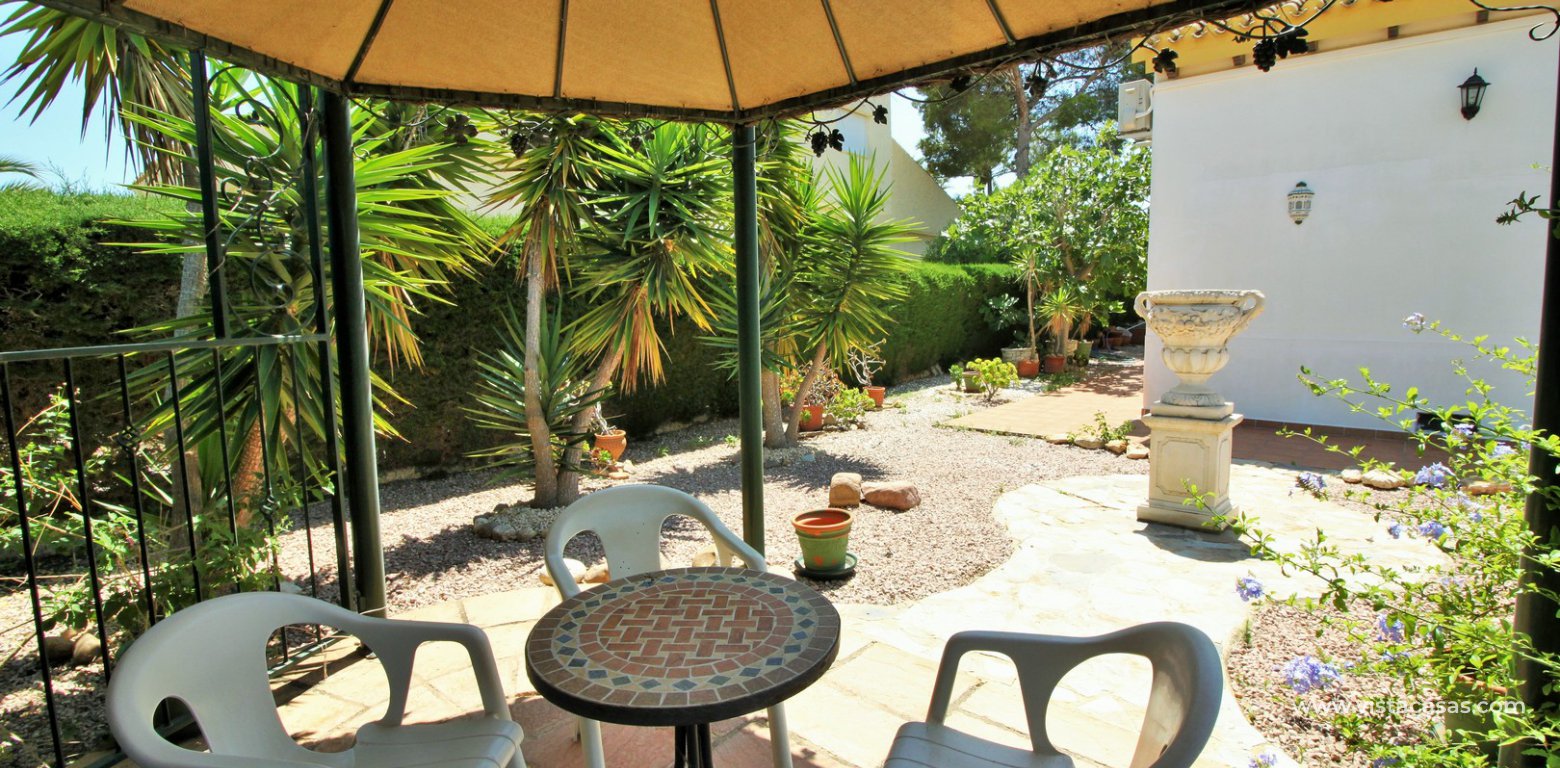 Property for sale in Villamartin private garden 2