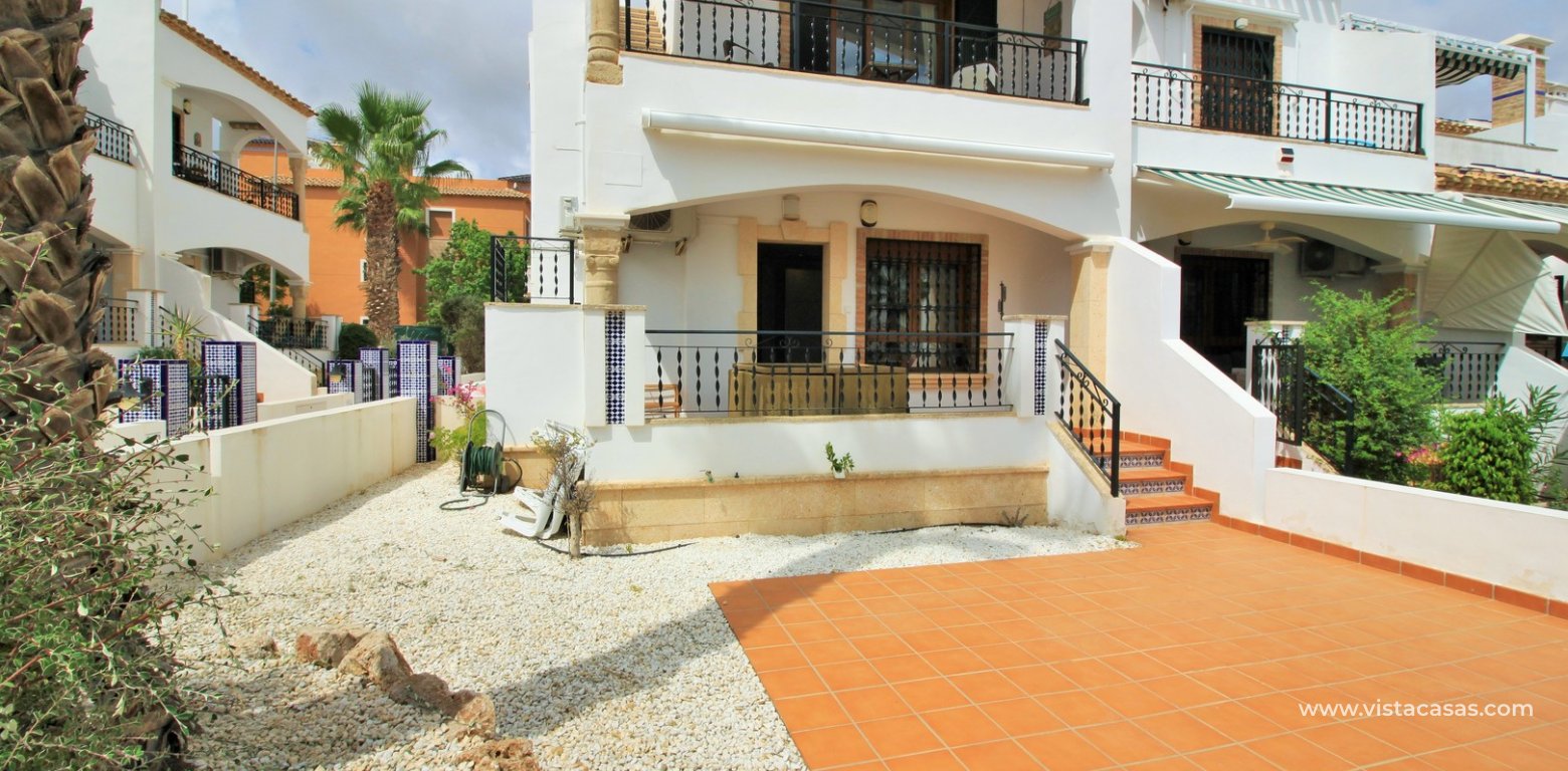 Ground floor apartment overlooking the pool for sale R9 Pau 8 Villamartin front garden