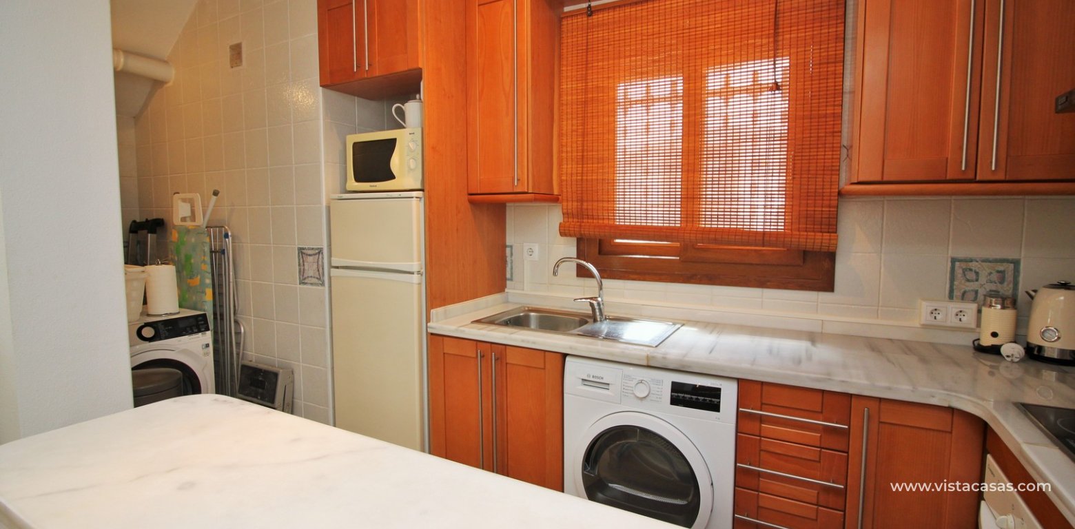 Ground floor apartment overlooking the pool for sale R9 Pau 8 Villamartin fitted kitchen