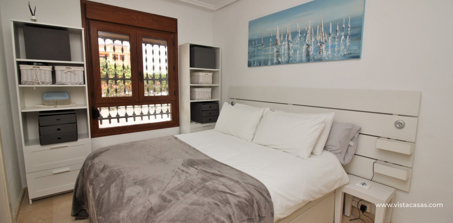 Ground floor apartment overlooking the pool for sale R9 Pau 8 Villamartin master bedroom