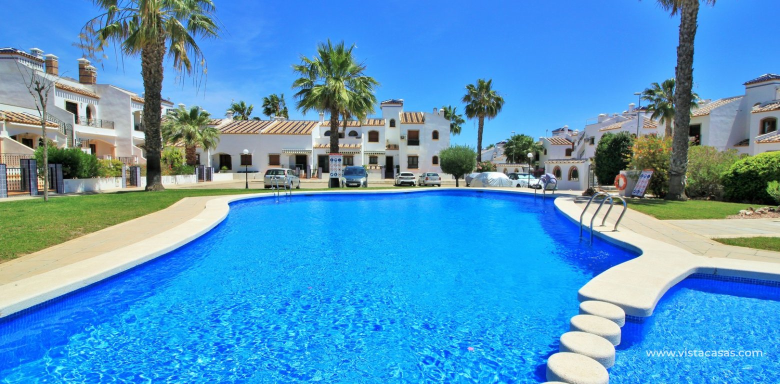 Ground floor apartment overlooking the pool for sale R9 Pau 8 Villamartin swimming pool