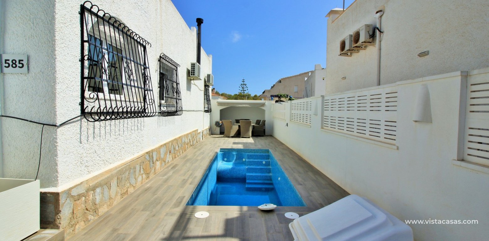 Renovated villa with private pool for sale Villamartin swimming pool