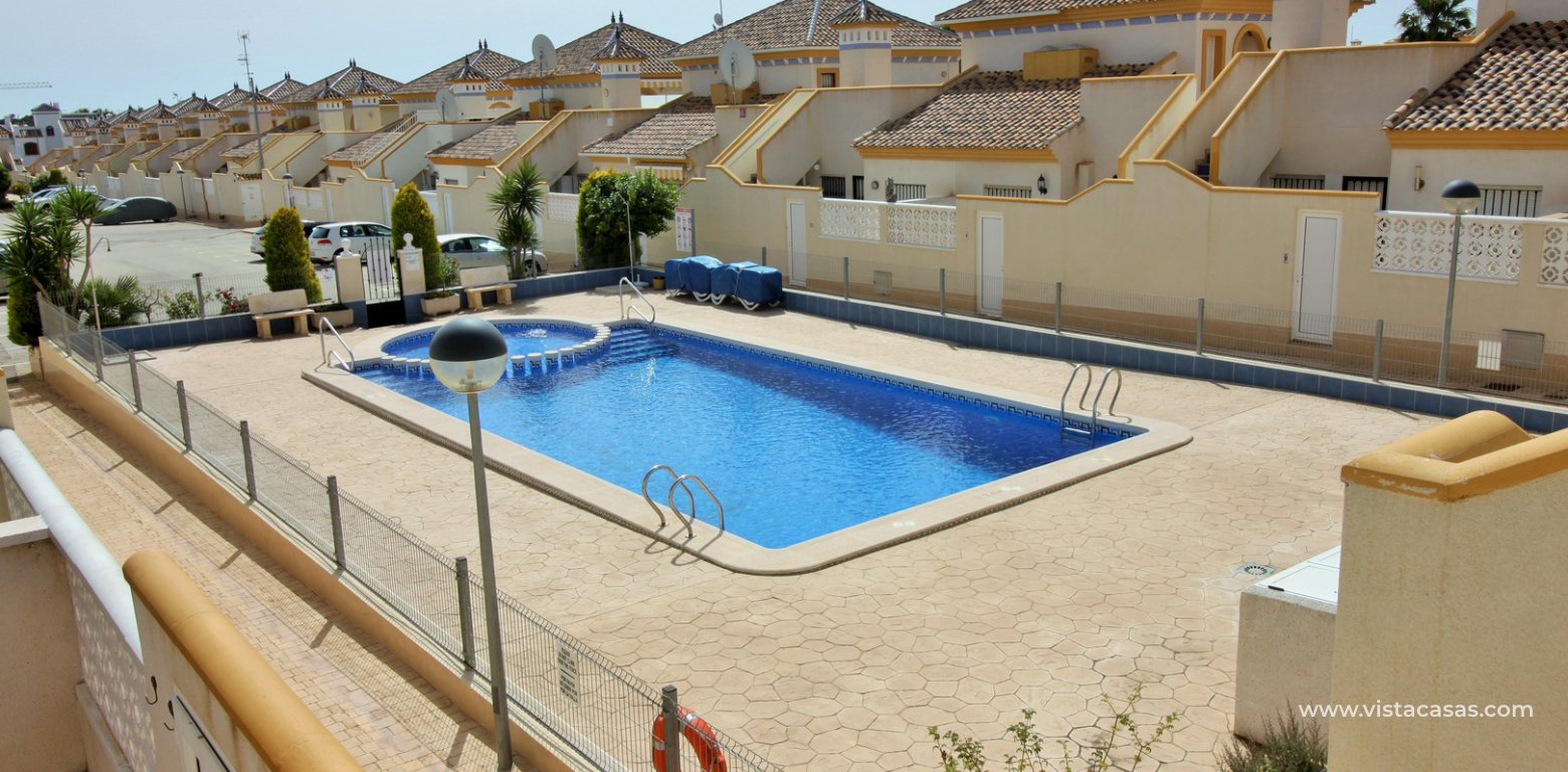 Townhouse for sale in Villamartin pool