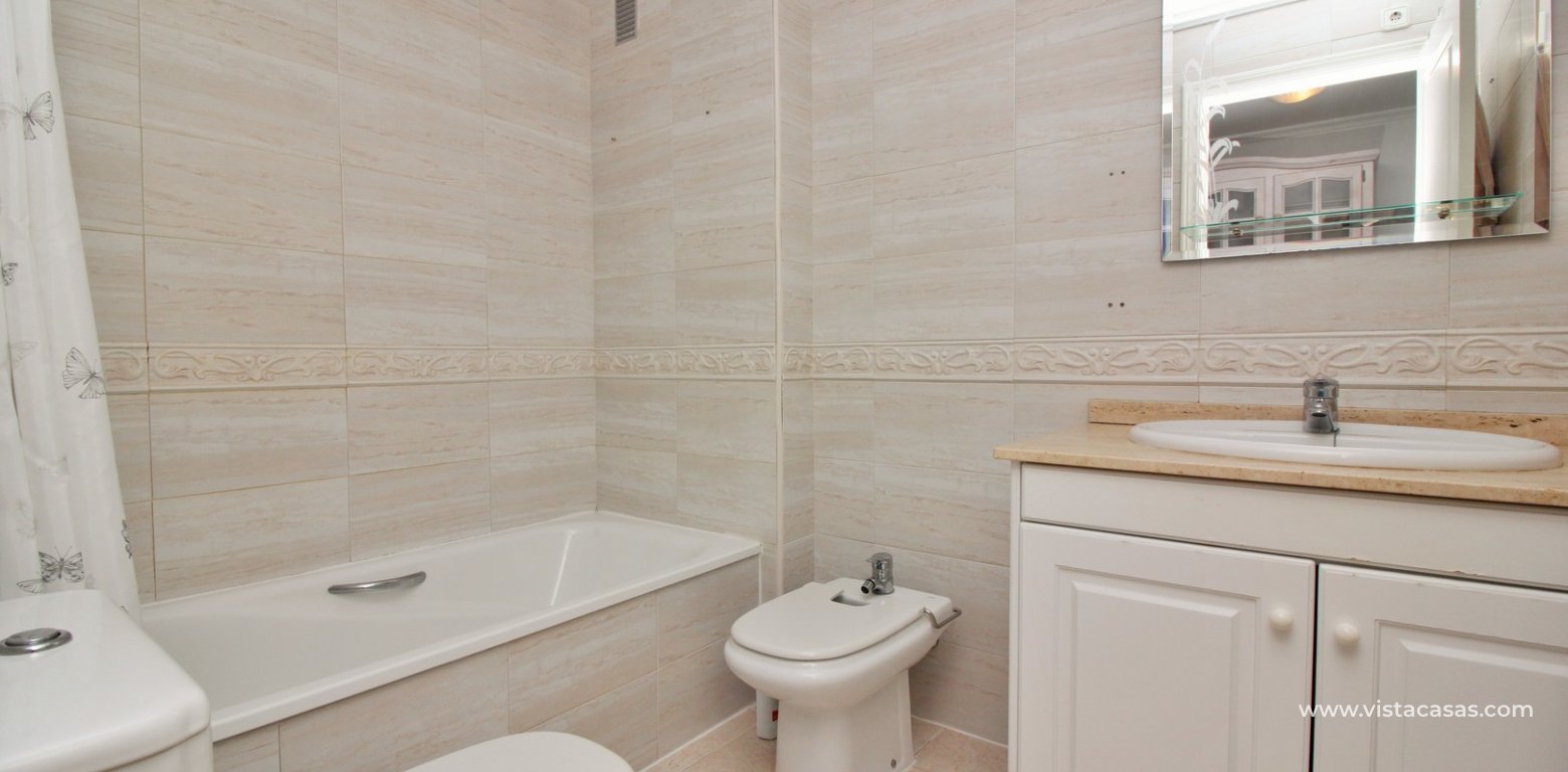 Renovated apartment for sale Campoamor Golf La Fuente bathroom