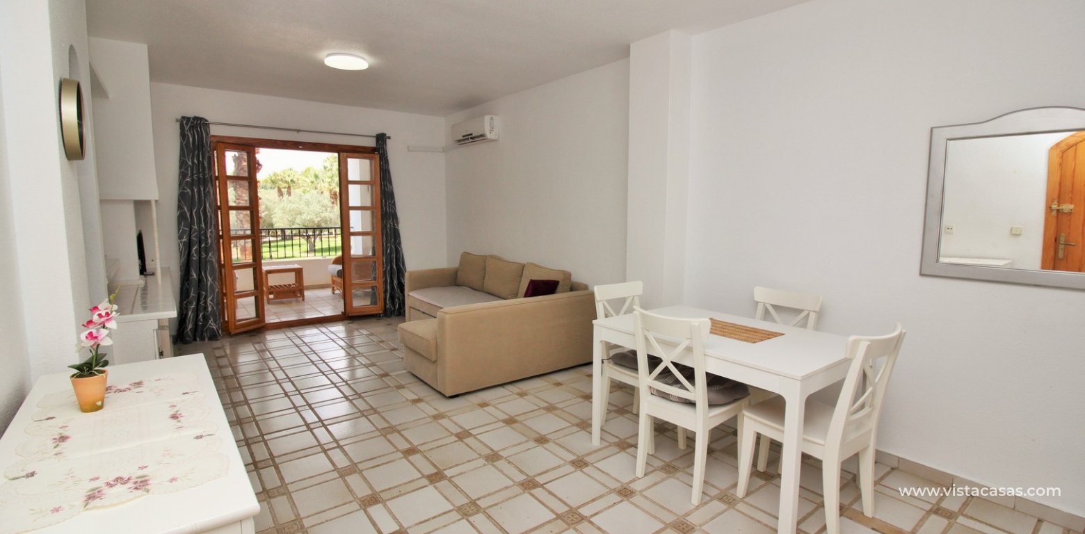 Apartment for sale with pool view in the Villamartin Plaza lounge diner