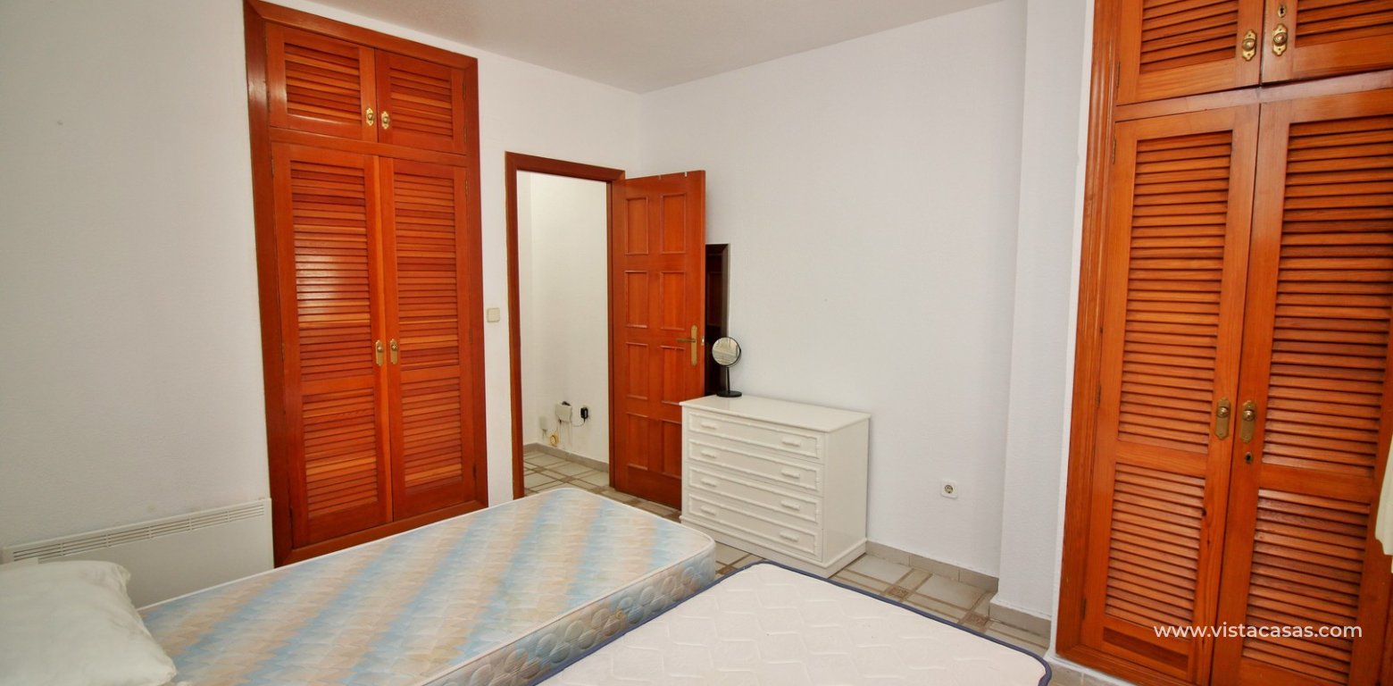 Apartment for sale with pool view in the Villamartin Plaza bedroom fitted wardrobes