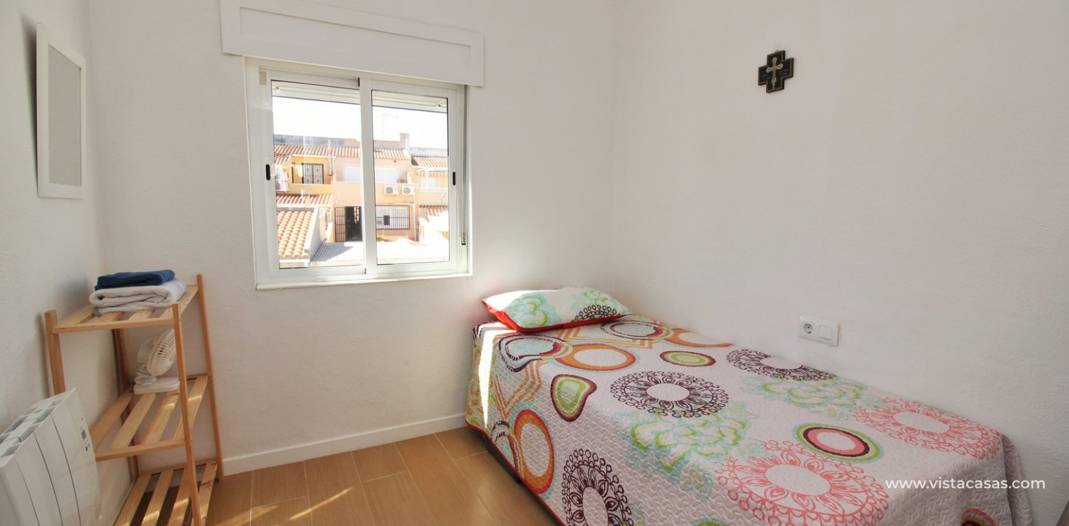 Top floor apartment for sale in Los Balcones Torrevieja twin bedroom