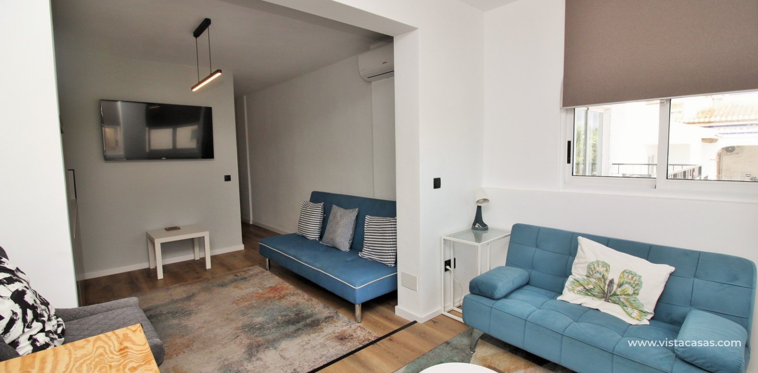 Renovated apartment for sale in the Villamartin Plaza enclosed terrace