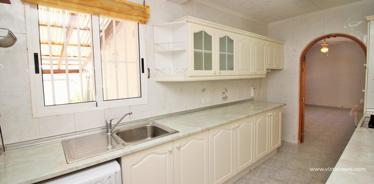 Property for sale in Torrevieja kitchen 2