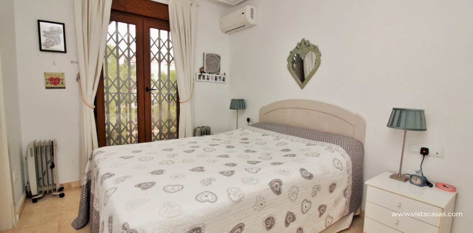 Top floor apartment for sale in Pau 8 Villamartin R13 master bedroom