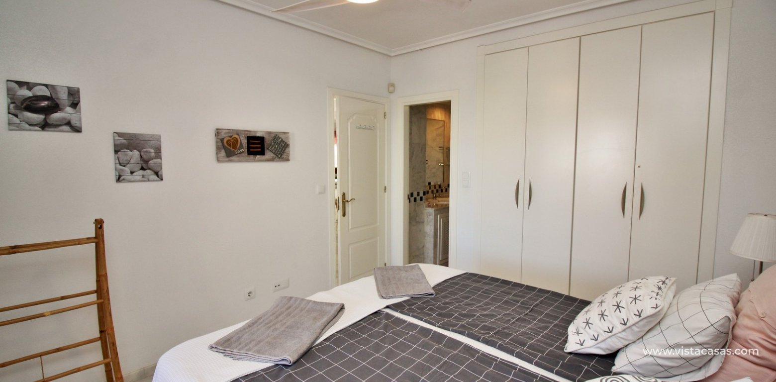 Ground floor apartment for sale M4 Pau 8 Villamartin master bedroom fitted wardrobes