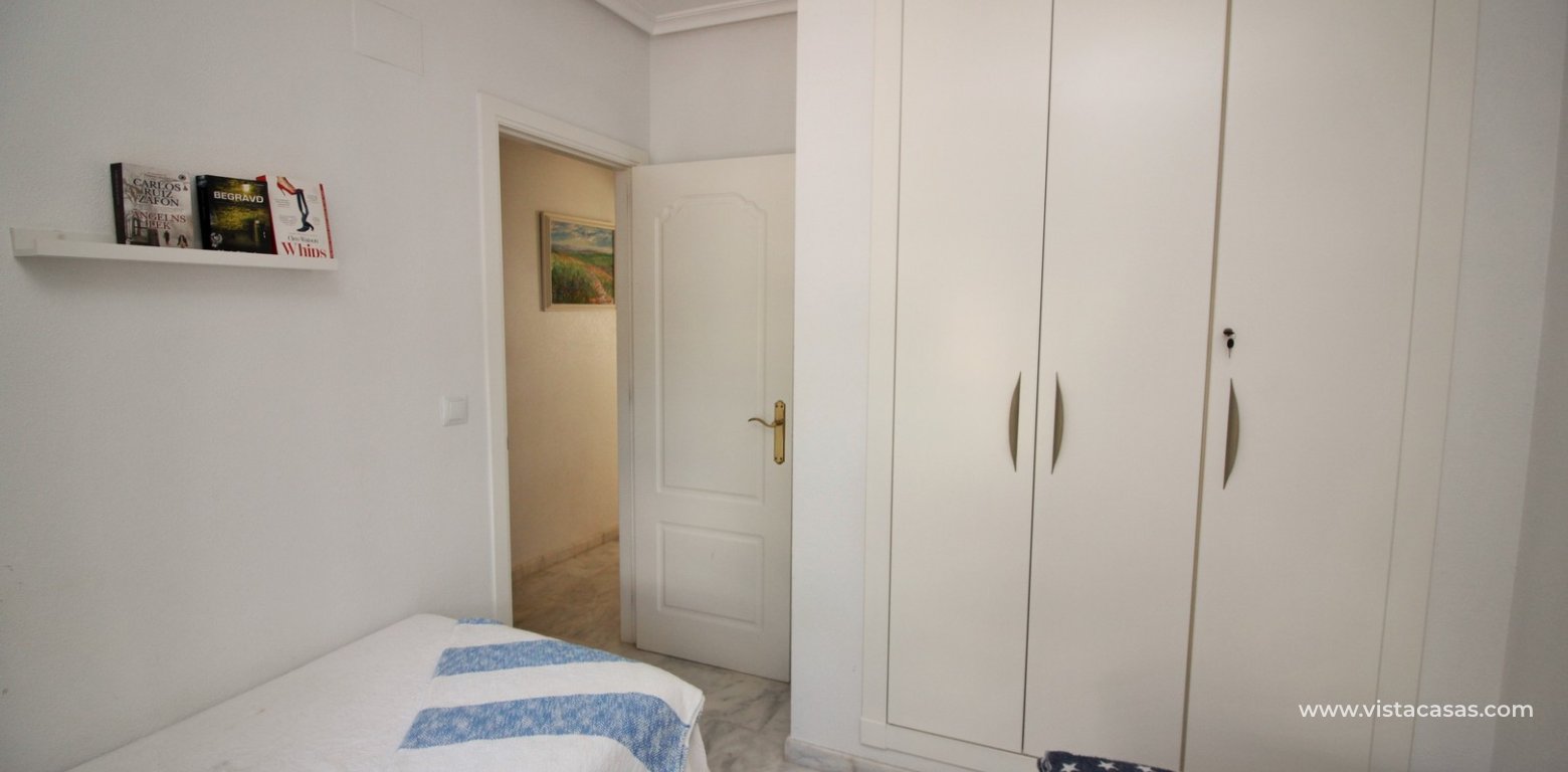 Ground floor apartment for sale M4 Pau 8 Villamartin twin bedroom fitted wardrobes