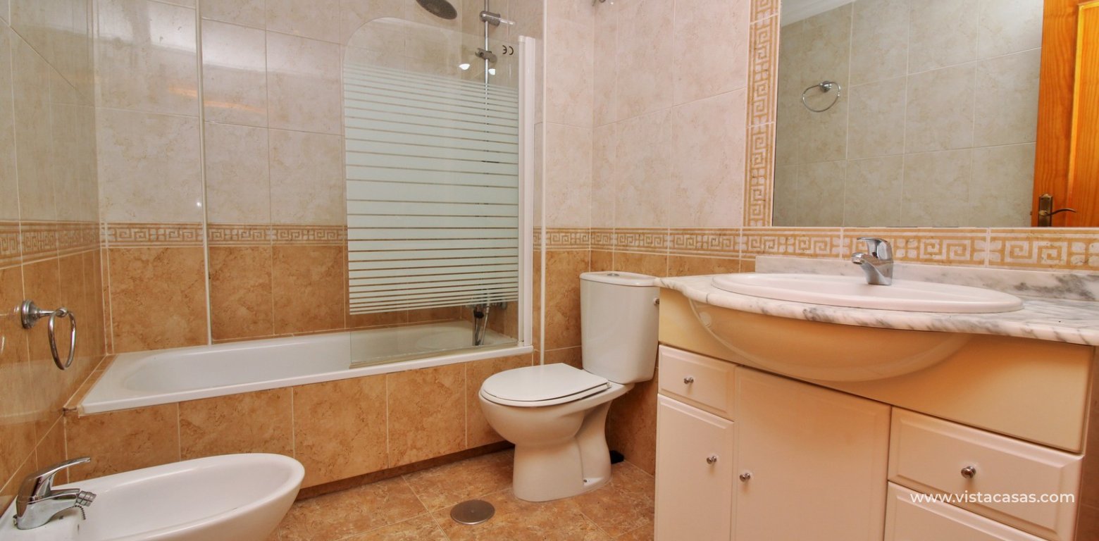 Apartment for sale Playa Marina II Cabo Roig bathroom