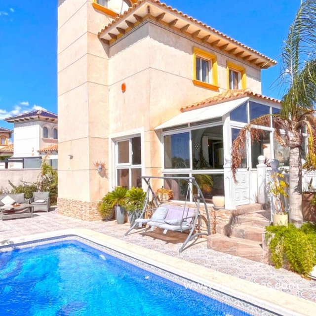 Chalet - Venta - La Zenia - La Zenia