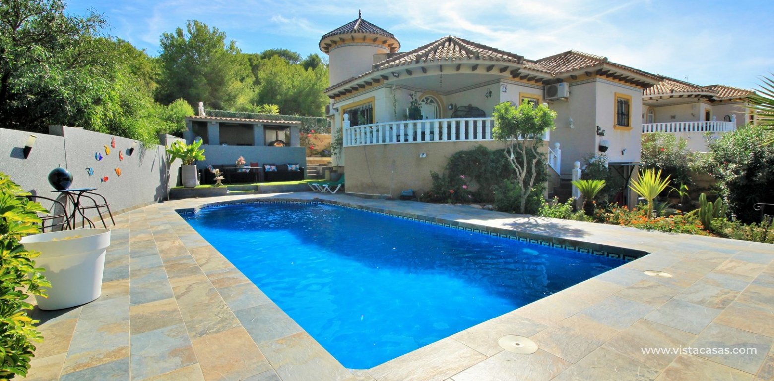 Detached villa for sale in Pinada Golf Villamartin