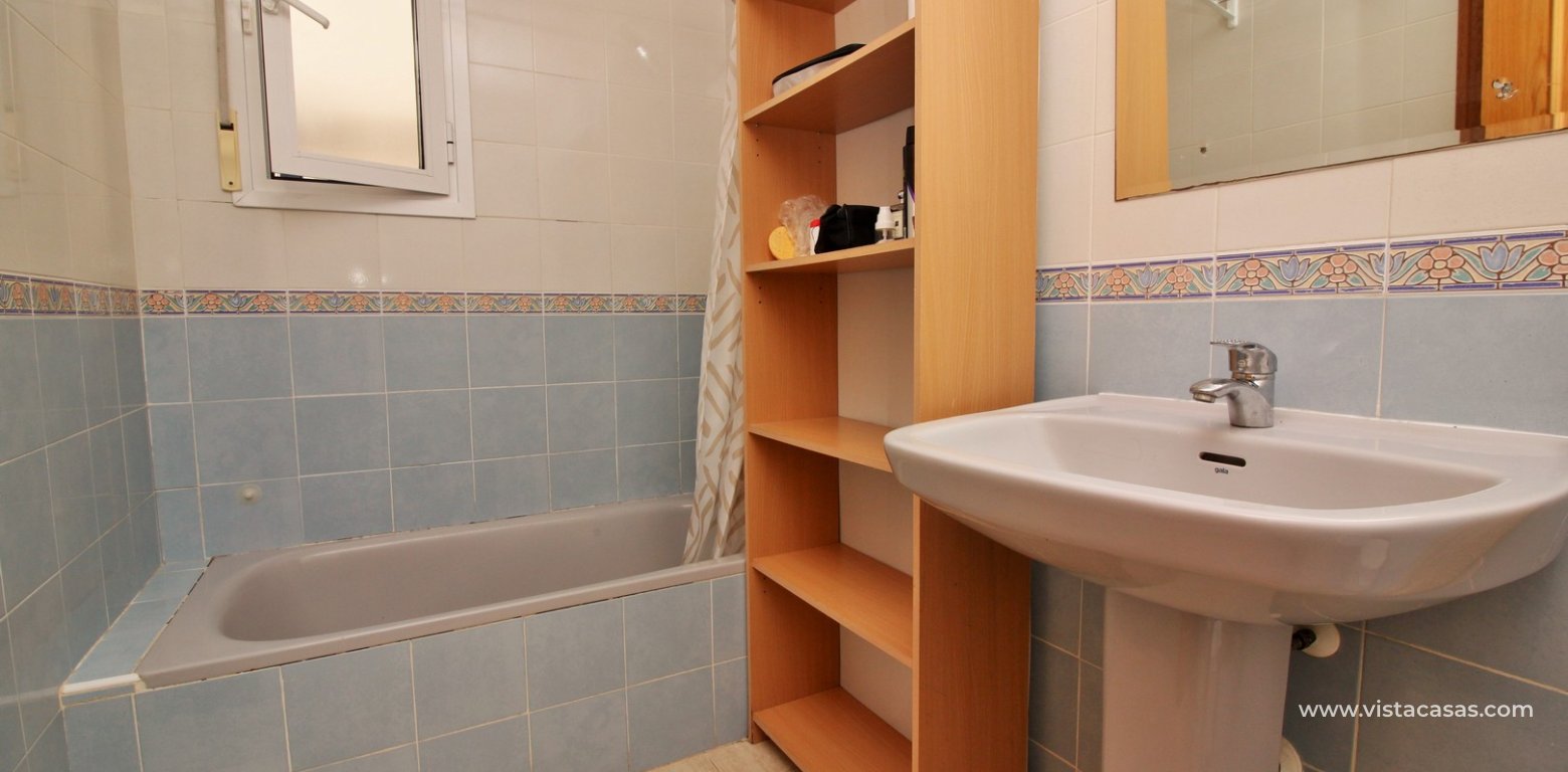 Penthouse apartment for sale Costa Paraiso 3 Villamartin bathroom