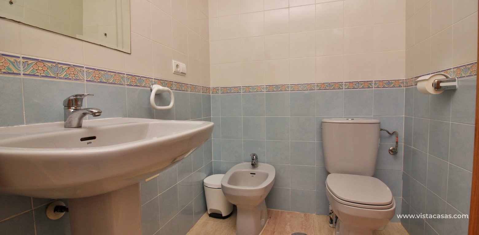 Penthouse apartment for sale Costa Paraiso 3 Villamartin bathroom 2