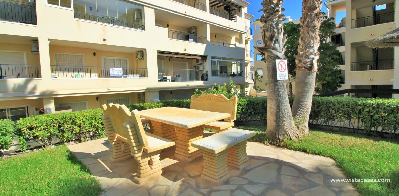 Ground floor apartment for sale Jardin de Alba Villamartin communal gardens