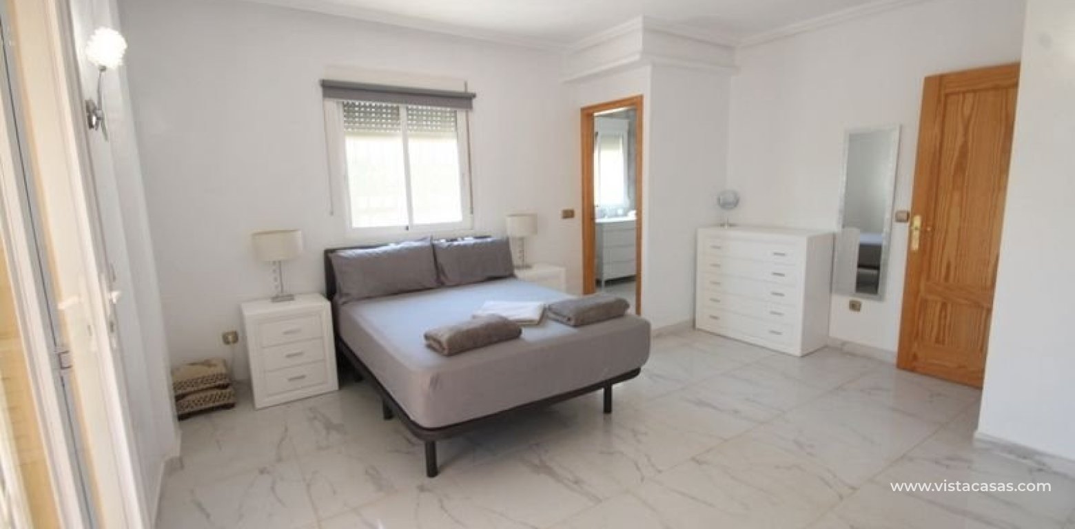 Resale - Villa - La Zenia