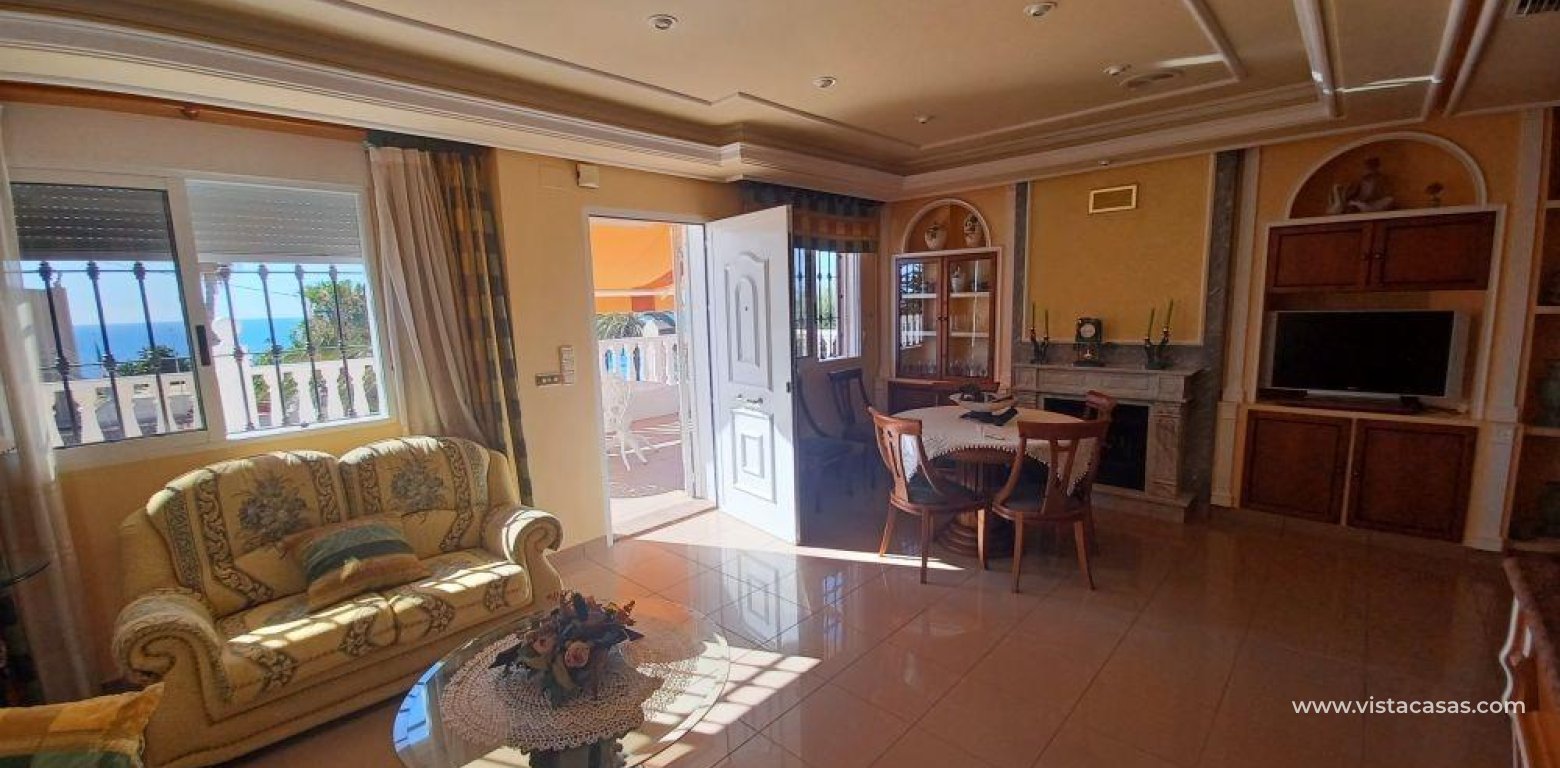 Resale - Villa - Torrevieja