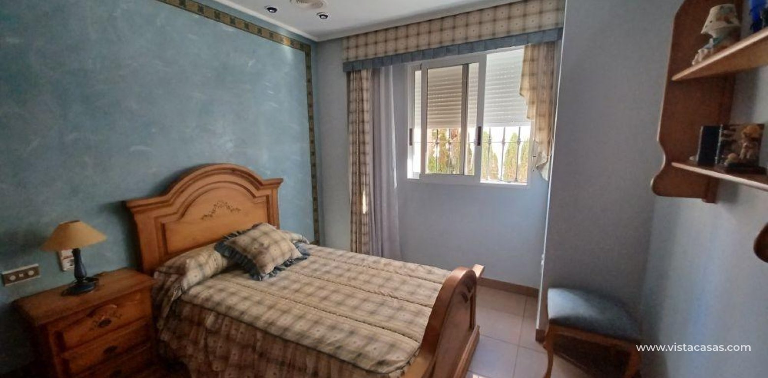 Resale - Villa - Torrevieja