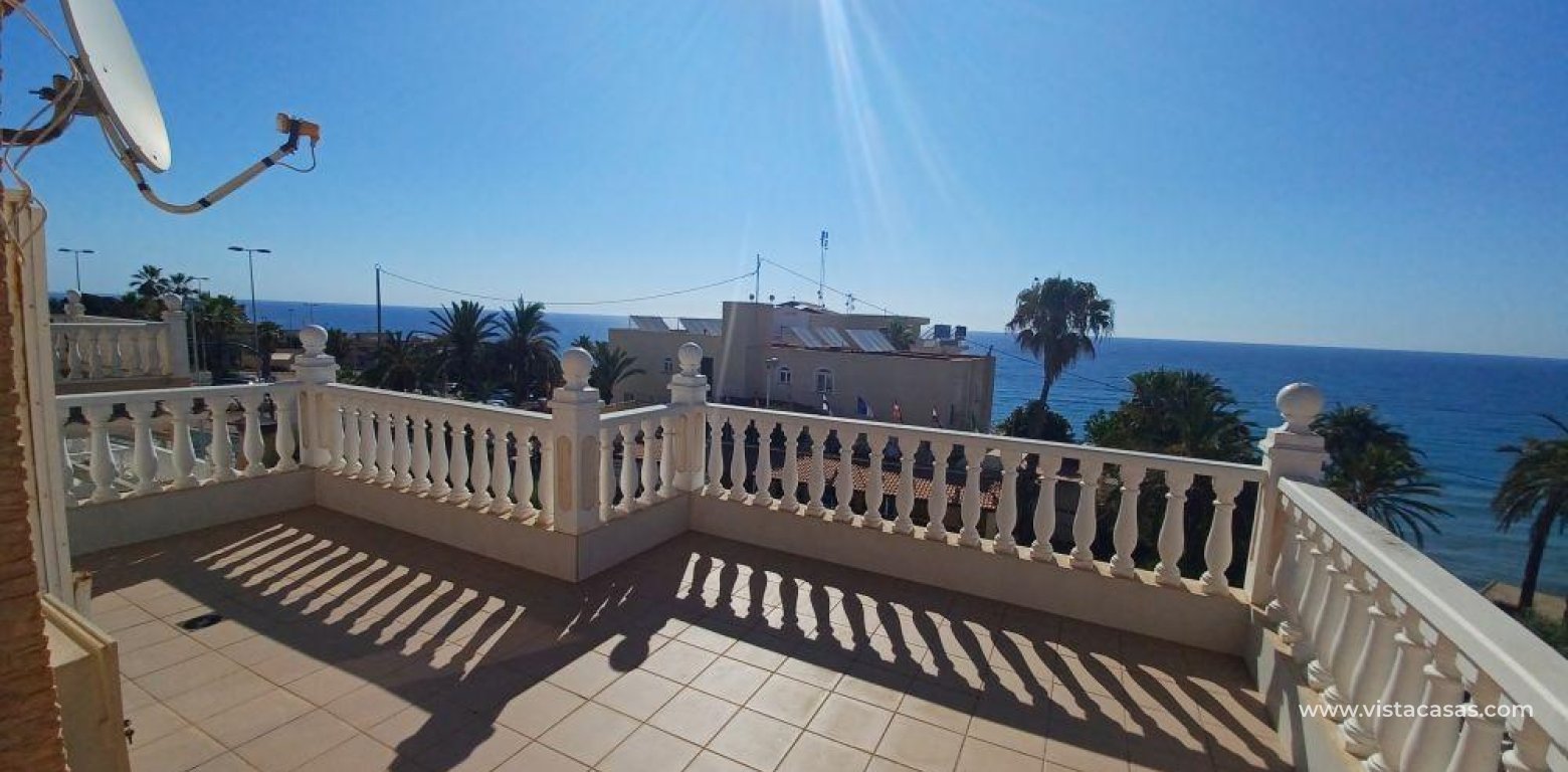 Resale - Villa - Torrevieja