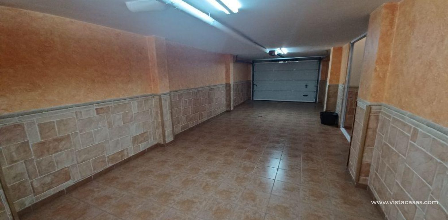 Resale - Villa - Torrevieja