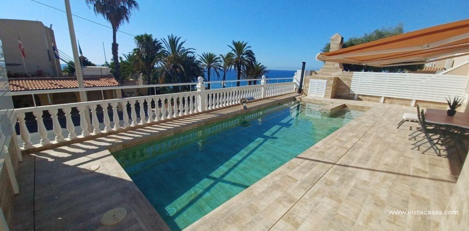 Resale - Villa - Torrevieja