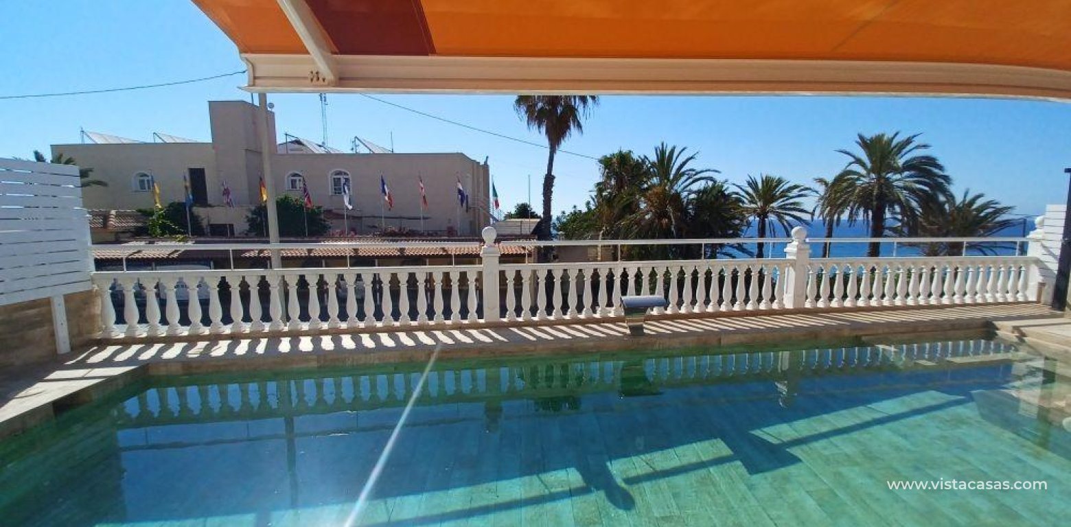 Resale - Villa - Torrevieja